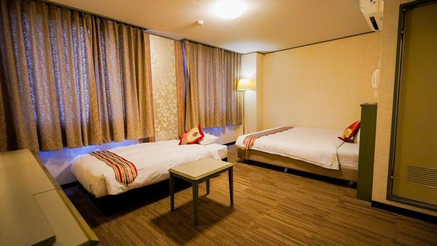 Hotel Areaone Hiroshima Wing Higashihiroshima Bagian luar foto