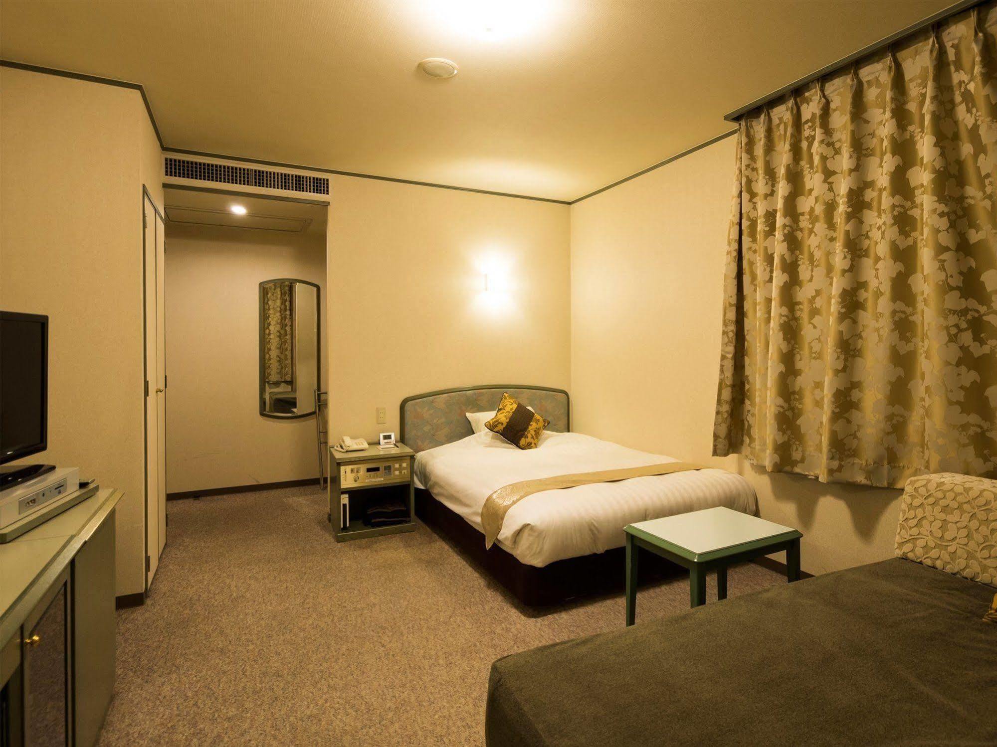 Hotel Areaone Hiroshima Wing Higashihiroshima Bagian luar foto